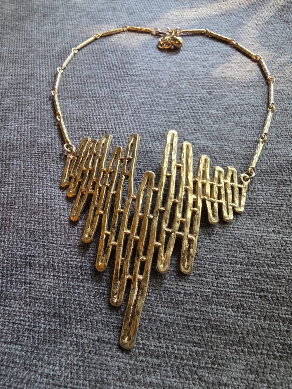 Vintage sculptural brutalist gold tone bib necklace MCM - Picture 2 of 12